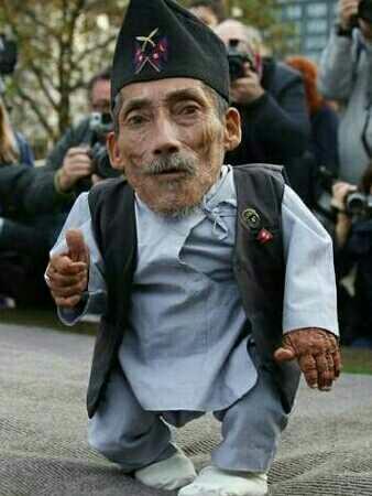 钱德拉.巴哈.杜尔唐吉