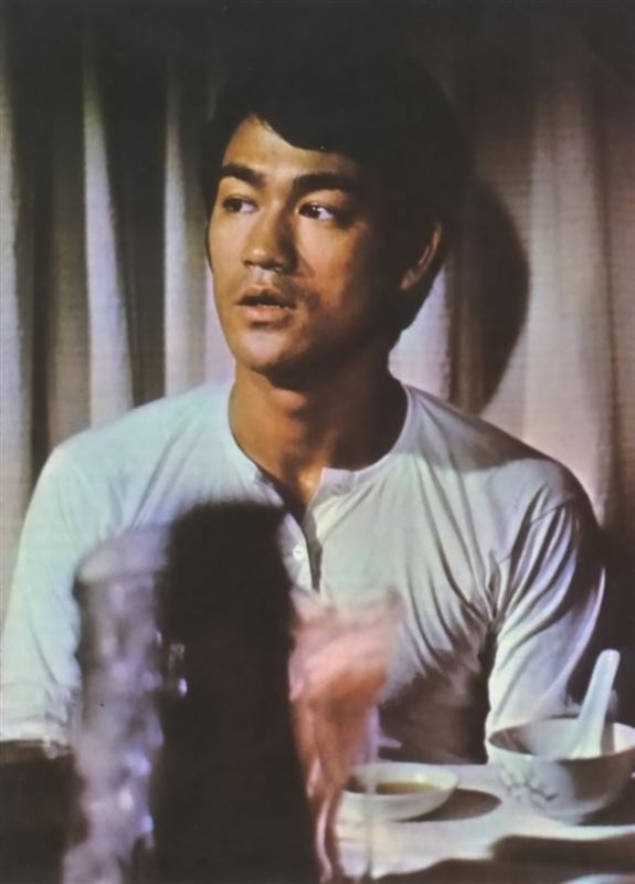 您当前所在位置 : 李小龙纪念馆 回忆相册 生 辰:公历1940年11月27日